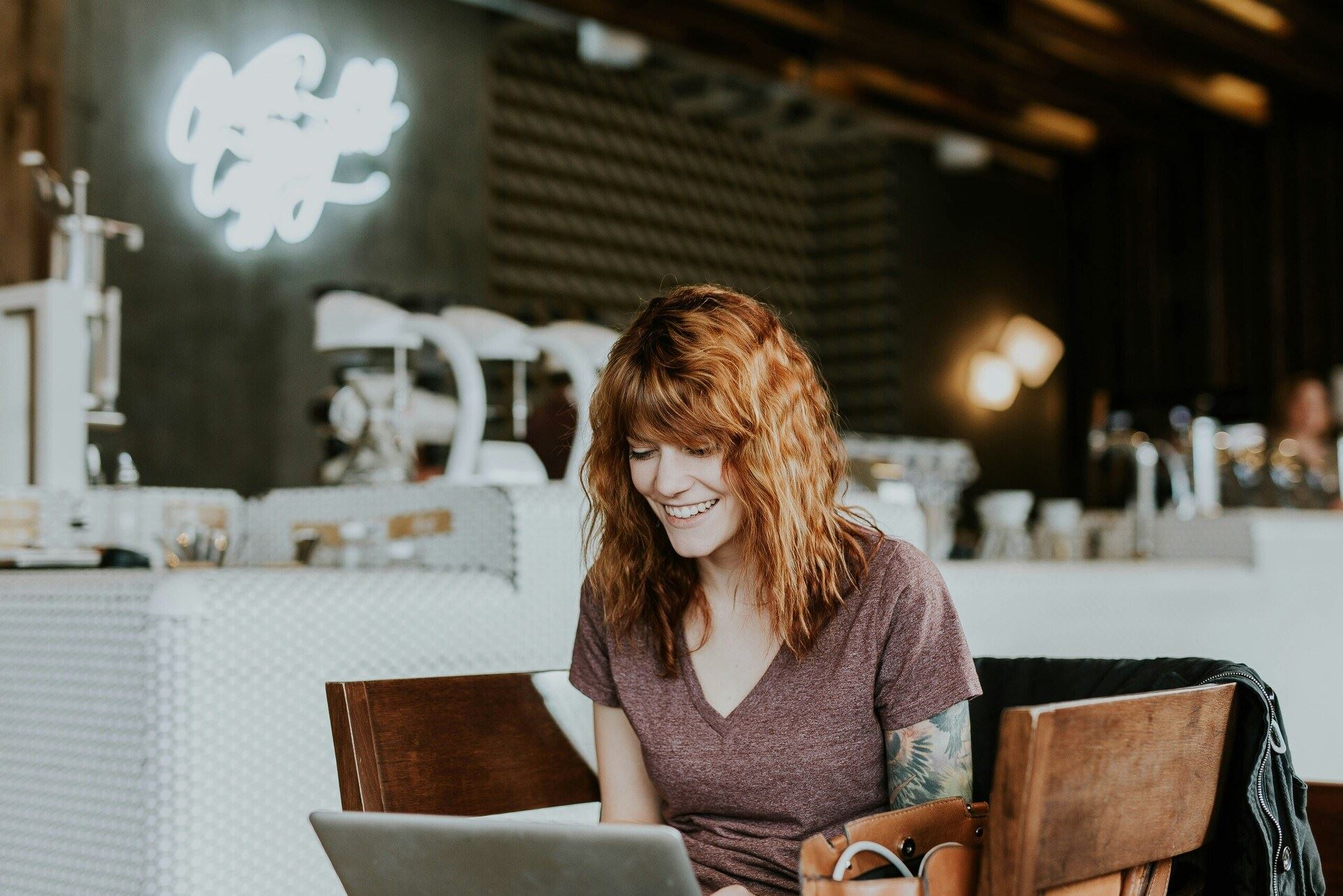 lady on laptop